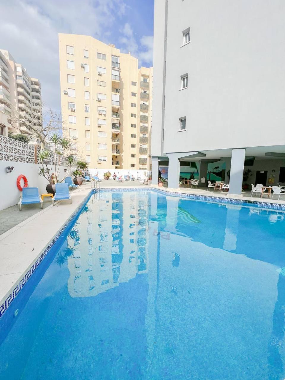 Palm Beach Aparment Sea Views 토레몰리노스 외부 사진