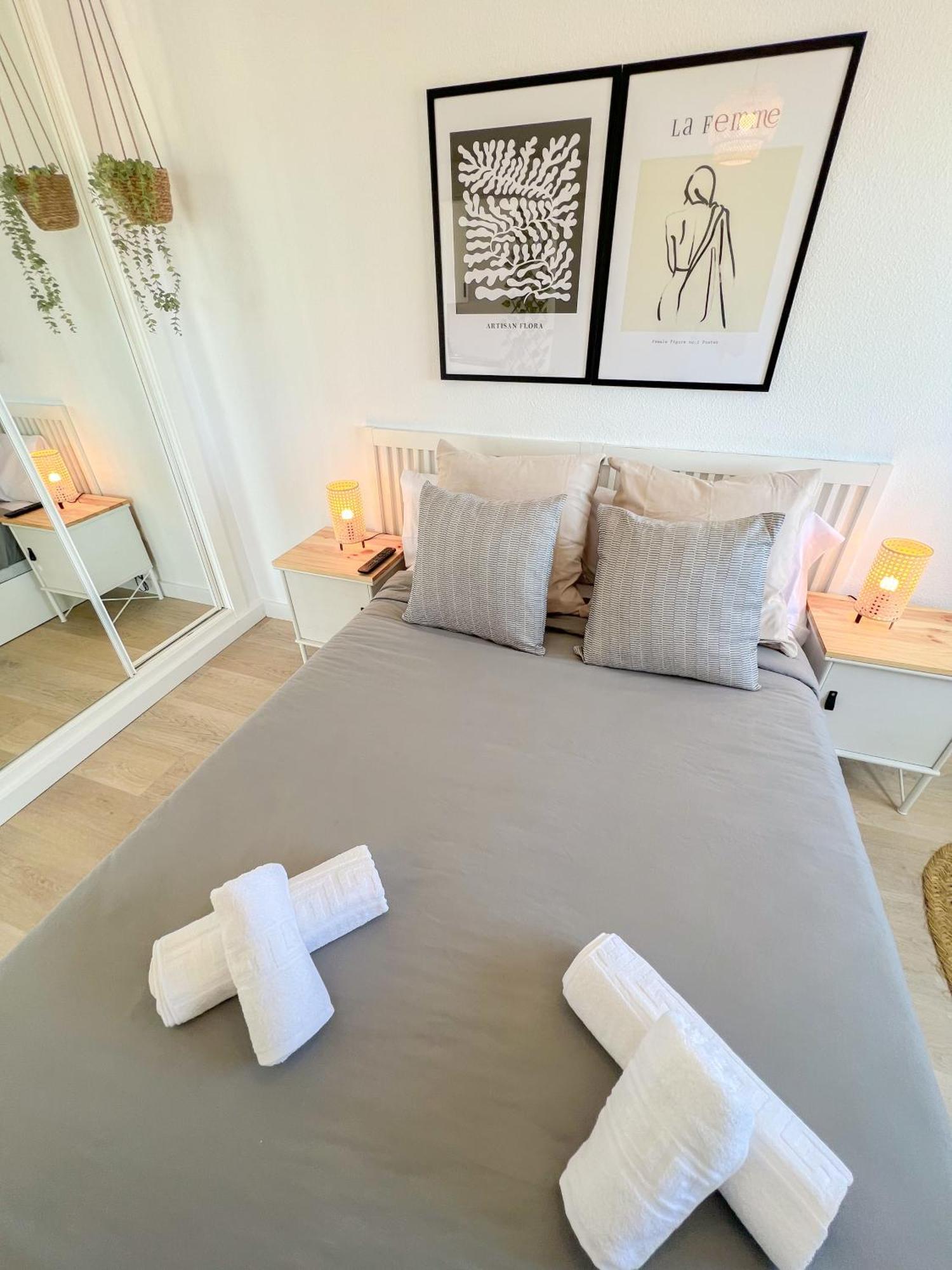 Palm Beach Aparment Sea Views 토레몰리노스 외부 사진