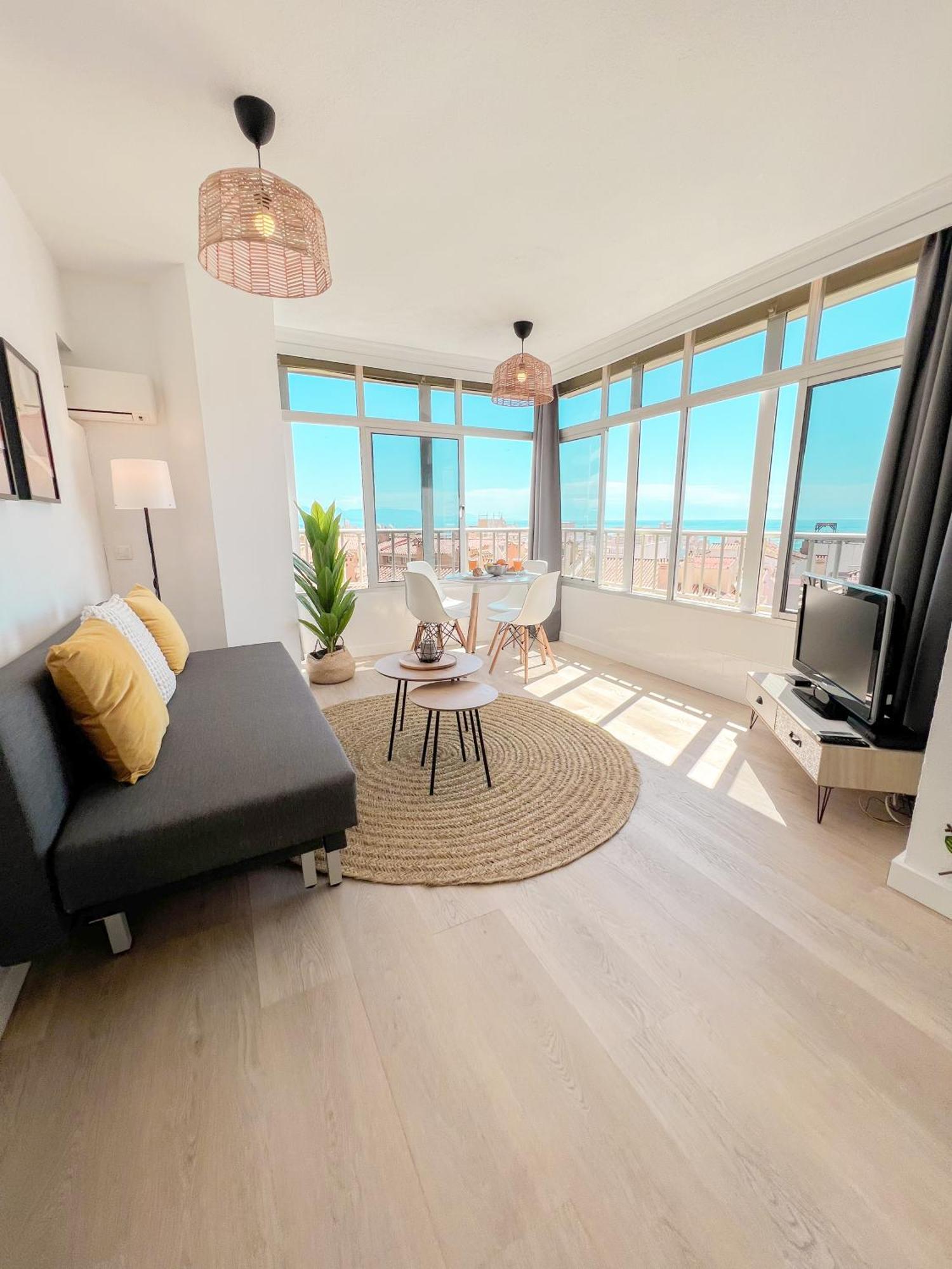 Palm Beach Aparment Sea Views 토레몰리노스 외부 사진
