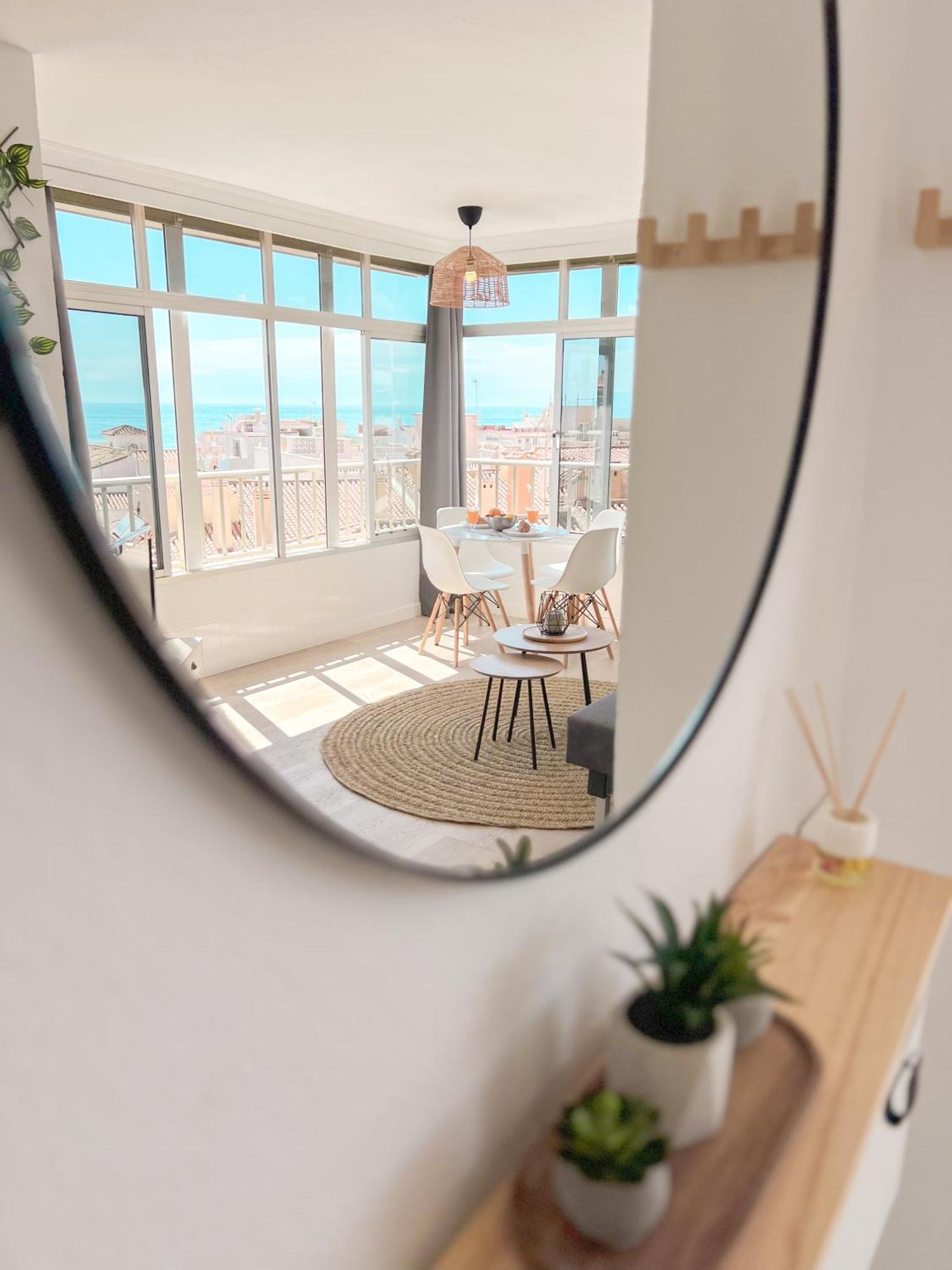 Palm Beach Aparment Sea Views 토레몰리노스 외부 사진