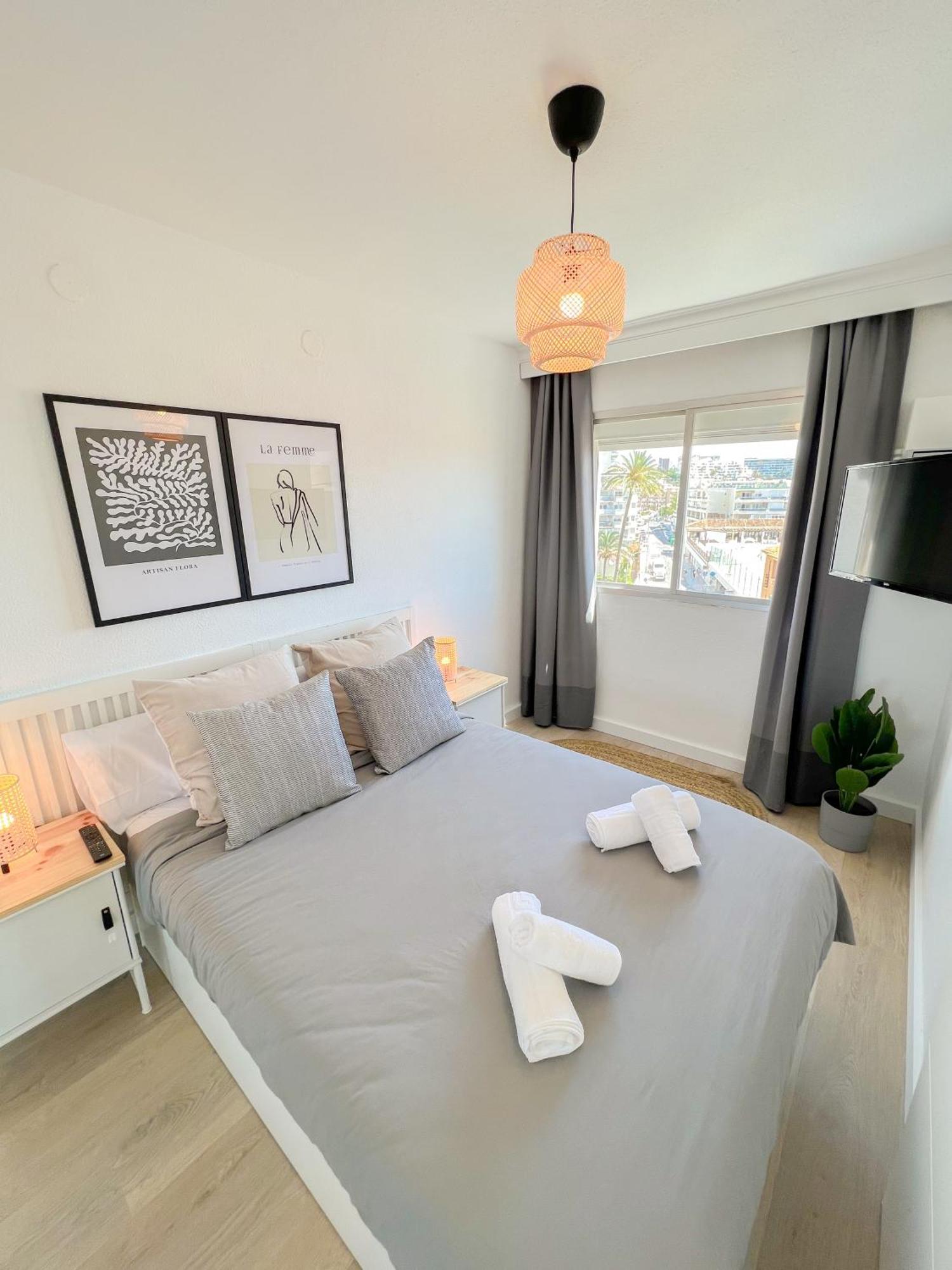 Palm Beach Aparment Sea Views 토레몰리노스 외부 사진