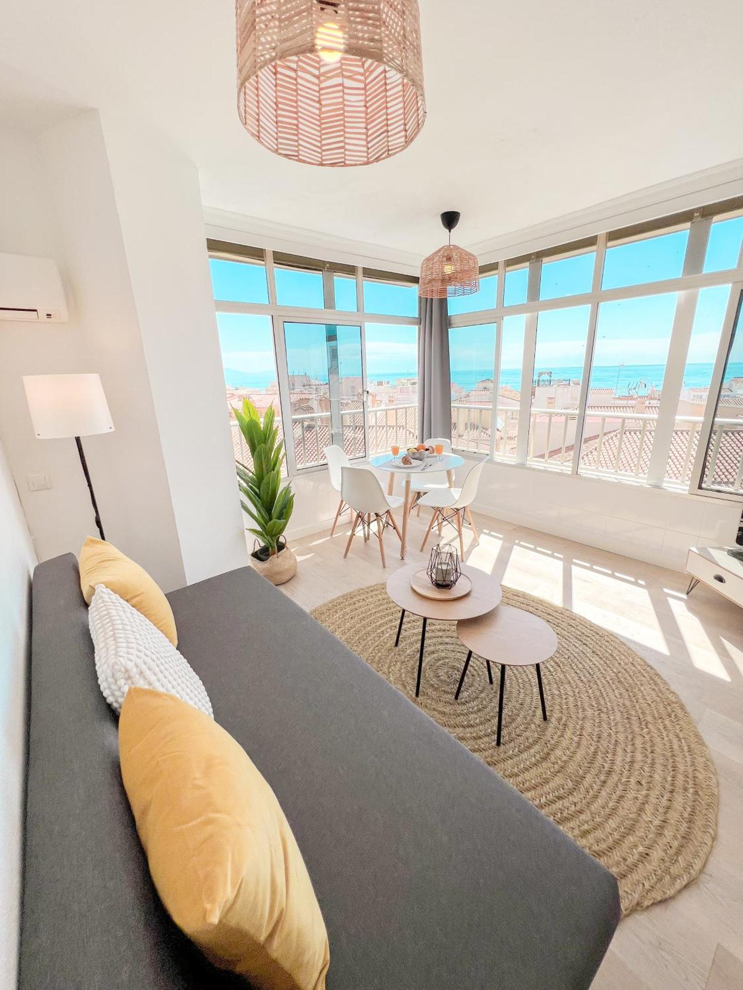 Palm Beach Aparment Sea Views 토레몰리노스 외부 사진